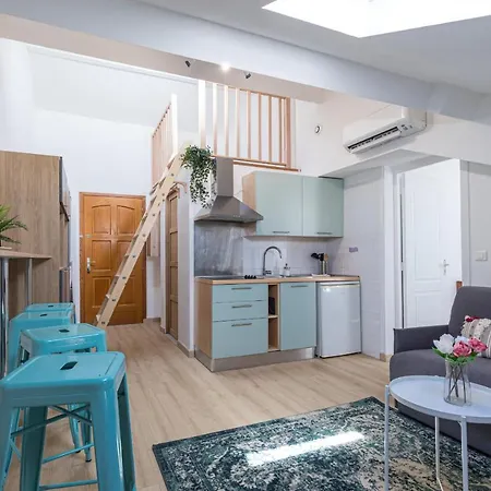 7 Deloye - 2 Pieces Renove - Dernier Etage - Clim * Nice