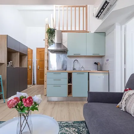 7 Deloye - 2 Pieces Renove - Dernier Etage - Clim * Nice